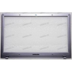 Верх. кр. рамка Samsung NP470R5E-X01RU (p/n: BA75-04540A) серебристая UNIT-HOUSING_FRONT_LCD;RAMOS-15M, BBY, DOME