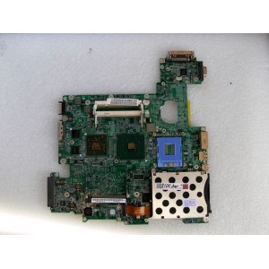 MB BAD - донор Acer TravelMate 8100 (LBT72060015130CB94EM11, 513DYCMBQTF01102, 31ZF1MB0056) DAOZF1MB8F8 REV:F, ATI 216CPIAKA13K, 4 ЧИПА Samsung K4055323QF-GC33