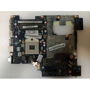 MB BAD - донор Lenovo IdeaPad G570 PIWG2 D06 PIWG2 LA-6753P (11S11013569Z, 11S102001066Z) LA-6753P REV: 1.0., ATI 216-0774207, Intel SLJ4P BD82HM65, 4 чипа Samsung K4W2G1646E-HC12 - снято что-то