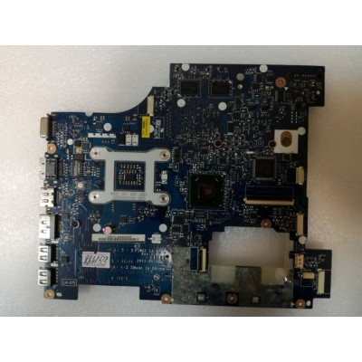 MB BAD - донор Lenovo IdeaPad G570 PIWG2 D06 PIWG2 LA-6753P (11S11013648Z, 11S102500133Z) LA-6753P REV: 1.0., ATI 216-0774207, Intel SLJ4P BD82HM65, 4 чипа Hynix H5TQ2G63BFR - снято что-то