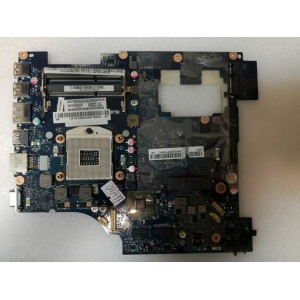 MB BAD - донор Lenovo IdeaPad G570 PIWG2 D06 (11S11013604Z) PIWG2 LA-6753P REV:1.0., ATI 216-0774207, Intel SLJ4P BD82HM65, 4 чипа Samsung K4W1G1646E-HC12 - снято что-то