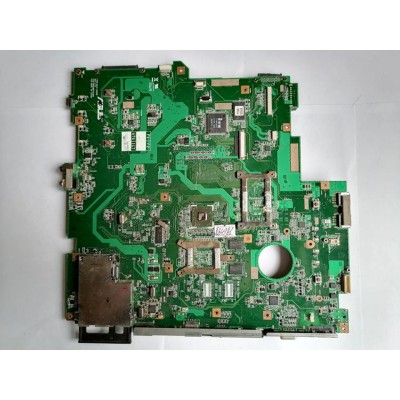 MB BAD - донор Asus F7KR MB_0M (08G2007FE20G) F7KR REV: 2.0., AMD 216MQA6AVA12FG, ATI 216QMAKA14FS, AMD 218S6ECLA21FG, 4 чипа Qimonda HYB18T512161B2F-20