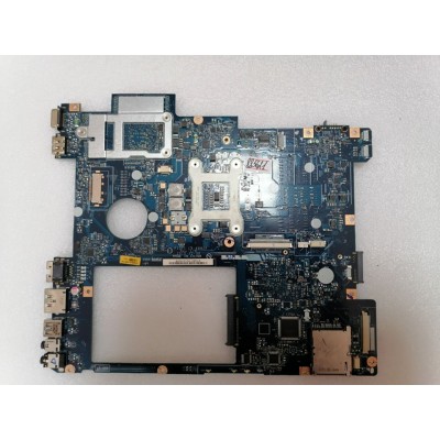 MB BAD - донор Lenovo IdeaPad Y570 PIQY1 D45 (11S11013476Z) PIQY1 LA-6882P REV:1.0., nVidia N12P-GT1-A1, Intel SLJ4P BD82HM65, 8 чипов Samsung K4G10325FE-HC04
