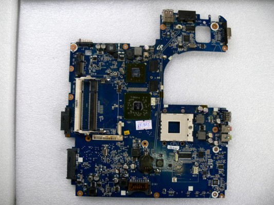 MB BAD - донор Samsung NP-R60S PLUS, (M974F4Q2H0738 DA9I BA92-04697B) PRAHA_SRE REV: 1.2, ATI XPRESS RD600, ATI M64-S, 2 ЧИПА Samsung K4J52324QE-BC14