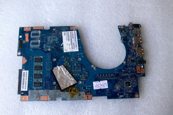 MB BAD - донор Asus UX303UA MB._4G (90NB08V0-R00030, 60NB08V0-MB1800 EMS:CJ) UX303UB REV. 2.0, 8 чипов SEC 604 BYKO K4B4G0846E, снято CPU