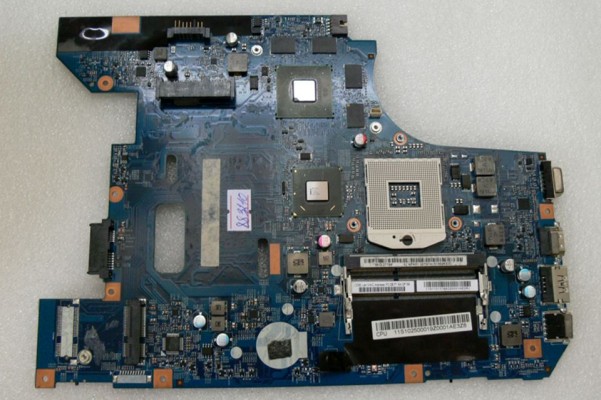 MB BAD - донор Lenovo IdeaPad B570E LZ 57 (11S11013768) 10290-2 48.4PA01.021, nVidia N12P-GS-A1, Intel SLJ4P BD82HM65, 8 чипов HYNIX H5TQ2G63BFR 12C 135A