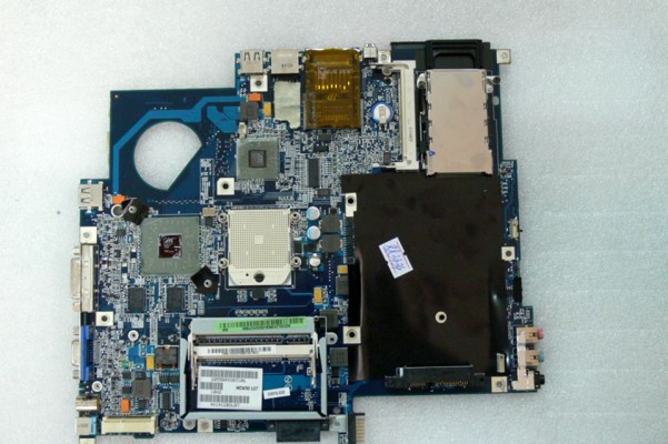 MB BAD - донор Acer Aspire 5110, 5111, 5112, 5113 MB_0 (431412BOL07) REV: H2., ATI XPRESS 1150 RX485 215NSA4ALA12FG, ATI X1600 216PLAKB26FG AMD Mobility Radeon X1600, 4 чипа Hynix HY5PS561621A FP-25