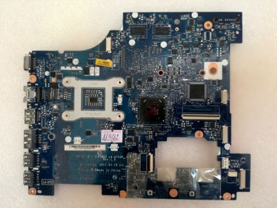 MB BAD - донор Lenovo IdeaPad G570 PIWG2 D06 PIWG2 LA-6753P (11S11013604Z, 11S102500015Z) LA-6753P REV: 1.0., Intel SLJ4P BD82HM65, ATI 216-0774207, 4 чипа Samsung K4W1G1646E-HC12