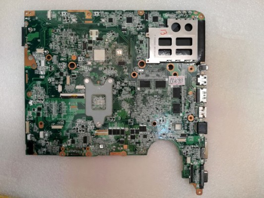 MB BAD - донор HP Pavilion dv6-1000 (31UT1MB00W0) DAUT1AMB6E0 REV: E, ATI 216-0729042, 8 чипов Samsung K4W1G164GE-HC12 - снято что-то