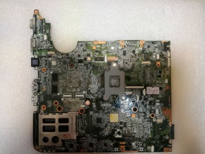 MB BAD - донор HP Pavilion dv6-2000 (571188-001) DAUT1AMB6E0 REV: E, AMD 218-0660017, AMD 215-0752007, ATI 216-0728014, 4 чипа Samsung K4W1G1646D-EC15 - снято что-то