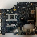 MB BAD - донор Lenovo IdeaPad G570 PIWG2 D06 PIWG2 LA-6753P (11S11013648Z, 11S102001066Z) LA-6753P REV: 1.0., ATI 216-0774207, Intel SLJ4P BD82HM65, 4 чипа Samsung K4W2GG1646C-HC12 - снято что-то