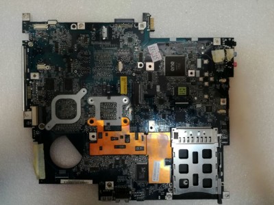 MB BAD - донор Acer Aspire 5110, 5111, 5112, 5113 HCW50 LA-3151P REV:2A., ATI 216PNAKA13FG, ATI 215NSA4ALA12FG, 4 чипа Hynix HY5PS561621A - снято что-то