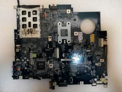 MB BAD - донор Acer Aspire 5110, 5111, 5112, 5113 HCL51 LA-3211P REV: 1.0., ATI 216ECP4ALA13FG, ATI 218S4RBSA12G IXP460 SB460 - снято что-то
