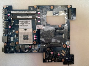 MB BAD - донор Lenovo IdeaPad B470, B570, G470, G570 PIWG2 LA-675AP., Intel SLJ4P BD82HM65 - снято что-то