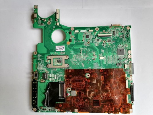 MB BAD - донор Toshiba Satellite A300, P300 (QTF2PC81204258, 31BL5MB00Z0) DABL5SMB6E0 REV: E, Intel SLA5T LE82GM965, Intel SLA5Q NH82801HBM