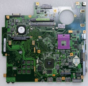 MB BAD - донор Asus F5SL MAIN_BD (60-NM7MB1000-B16) F5SL P/N: 08G2005FS20J REV: 2.0, SIS 671DX, SIS 968, ATI 216-0707009, 4 чипа Qimonda HYB18T512161B2F-25