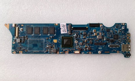 MB BAD - под восстановление Asus UX31E (60-N8NMB4F00-A02) UX31E REV. 3.0., Intel SLJ4K, 8 чипов Elpida J4216BASE-DJ-F - снято CPU