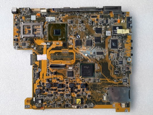 MB BAD - донор Asus A6V 08-26AV0022I REV: 2.2, NS1G592775-00967-NDKMB1000-D0A, INTEL SL7W6, SL863, INTEL SL7SA, ATI MOBILITY REDEON X700 216CPIAKA13F, 4 чипа SAMSUNG K4D553235F-GC2A