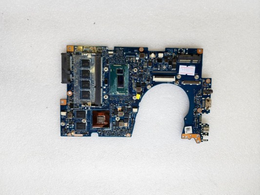 MB BAD - под восстановление Asus UX303LN (60NB04R0-MB6001) UX303LN REV. 2.0., INTEL SR1EF, Nvidia N15S-GT-S-A2, 8 чипов Micron 4KE77 D9QBJ, 4 чипа Skhynix H5TC4G63AFR 11C 428V