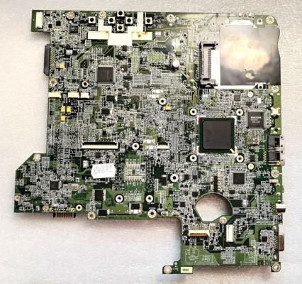 MB BAD - донор Acer Aspire 5315 E3E (31Z01MB0000), DA0Z01MB6E0 REV: E, Intel SLA5U, Intel NH82801HBM L7345001 SLA5Q, RICON R5C833 7H5 LBP, WINBOND WPC8769LDG 4725B011-112 729SEFB, BROADCOM BCM5787MKMLG UN0737 P12 837055 3, RealTek ALC268 79784Q1 G740A3, S