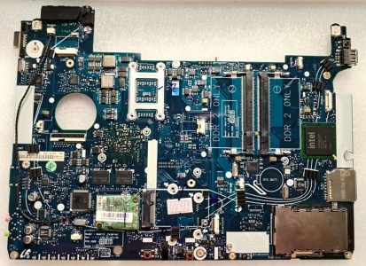 MB BAD - под восстановление (возможно даже рабочая) Samsung NP-Q210 (T501FYQA90777 BMZ4 BA92-05130B) Madrid_External Rev. 1. 1, Intel SLB97, Intel AF82801IBM L8325C23 SLB8Q, nVidia G98-600-U2, RealTek ALC262 88G47T2 G835C2, 2 чипа Samsung K4J10324QD-HC14, MB BAD - под восстановление (возможно даже рабочая) Samsung NP-Q210 (T501FYQA90777 BMZ4 BA92-05130B) Madrid_External Rev. 1. 1, Intel SLB97, Intel AF82801IBM L8325C23 SLB8Q, nVidia G98-600-U2, RealTek ALC262 88G47T2 G835C2, 2 чипа Samsung K4J10324QD-HC14,