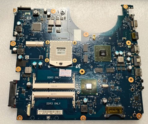 MB BAD - под восстановление (возможно даже рабочая) Samsung NP-R580 (BA92-06130A) BREMEN-M REV: 1. 0, Intel SLGZS, nVidia N11P-GE1-A3, 8 чипов Samsung K4W1G1646E-HC12