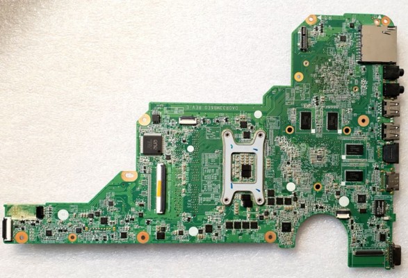 MB BAD - под восстановление HP Pavilion G6-2000 (680569-001, 31R33MB0010) DA0R33MB6E0 REV: E, Intel SLJ8E, AMD 216-0833000, 8 чипов SK hynix H5TQ1G63DFR 11C 216A