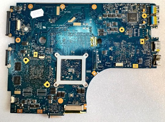 MB BAD - под восстановление Asus K55DE (60-NE0MB1000-B01) K55DE MAIN BOARD REV: 2. 0, AMD 218-0755097, AMD 216-080900, 4 чипа hynix H5TQ2G63BFR 11C 202A